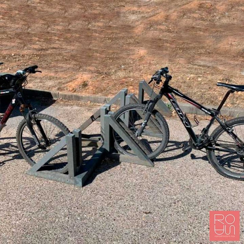 Suport Bicicletes Sostenible de Plàstic Reciclat 